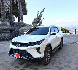 เหมารถ toyota fortuner โทร0929639843