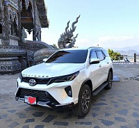 เหมารถ fortuner โทร 0929639843